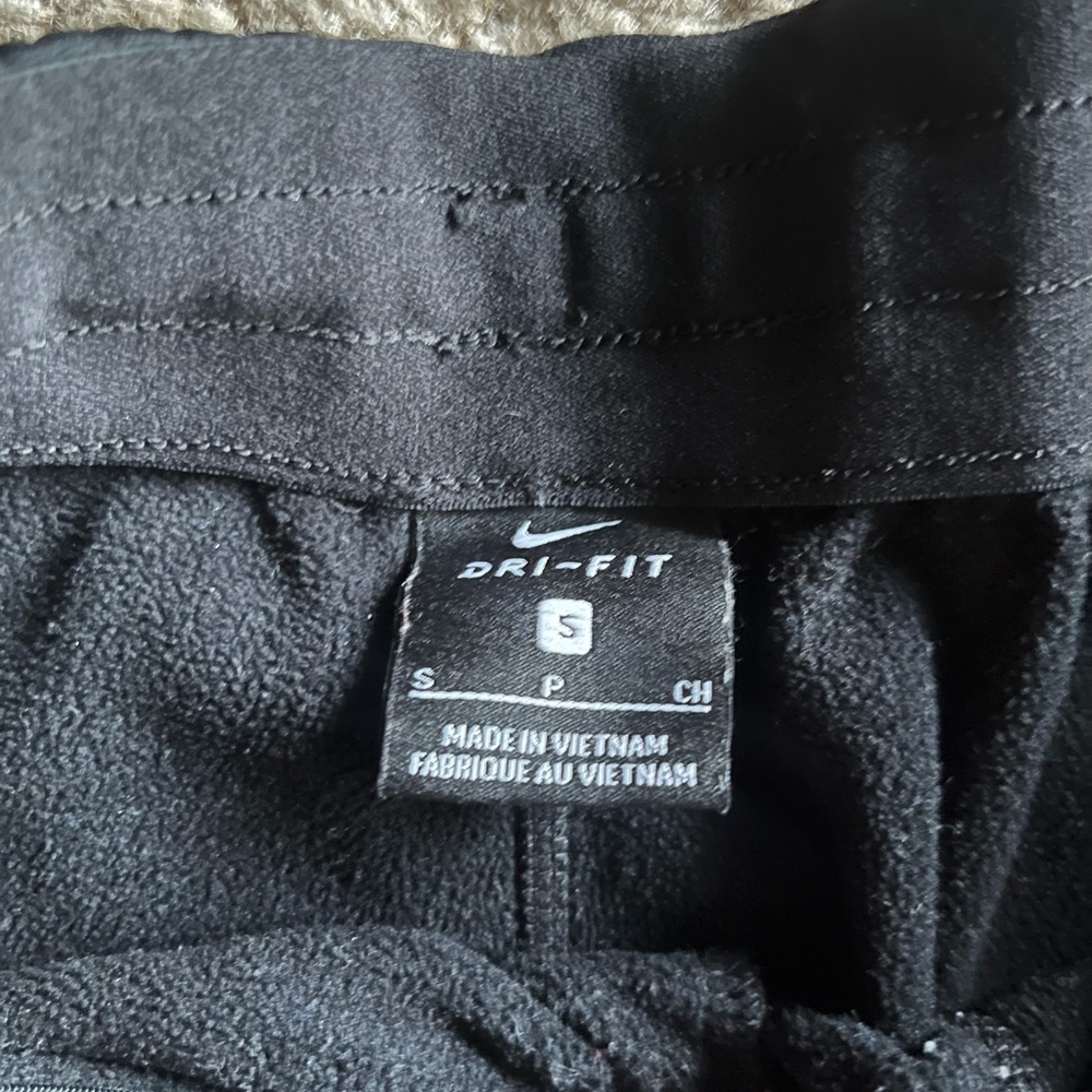 Nike dri fit athelisure pants